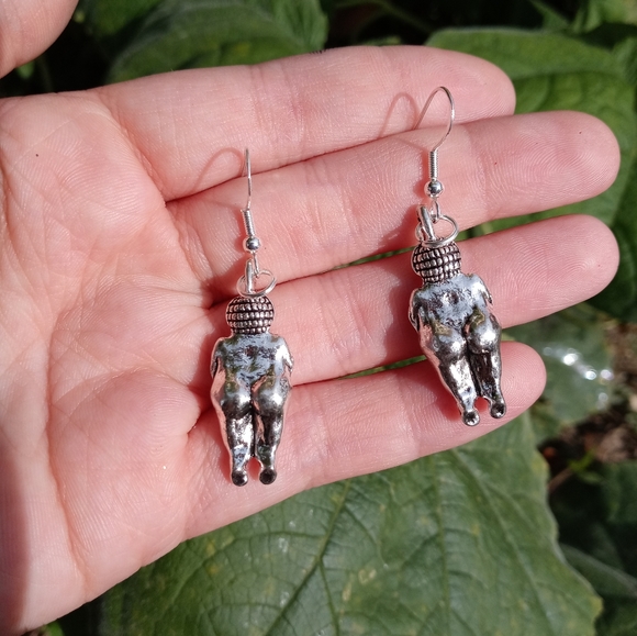 Venus of willendorf earrings - Picture 7 of 8